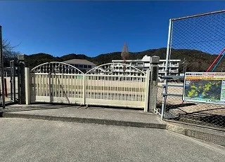 熊野第二小学校まで1500m