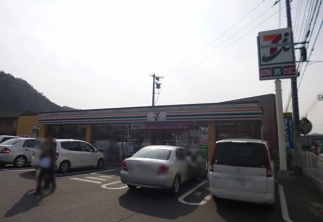 セブンイレブンまで240m