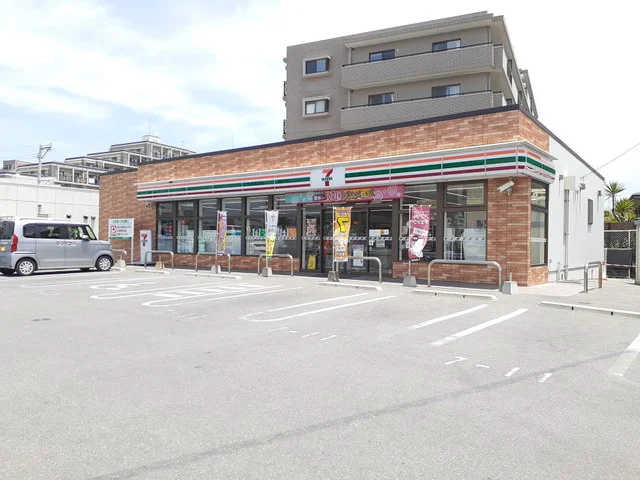 セブンイレブン福岡石丸3丁目店まで650m