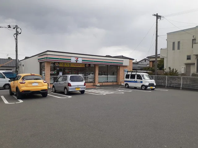 セブンイレブン福岡拾六町2丁目まで650m