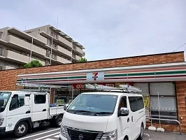 セブンイレブンまで90m