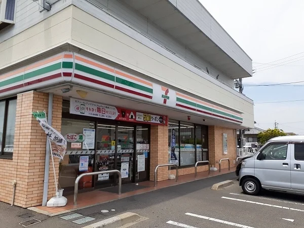 セブンイレブン　鈴鹿平野町店まで300m
