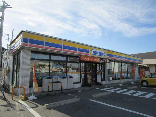 ミニストップ吉良吉田店まで750m