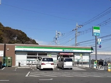 ファミリーマートまで1000m