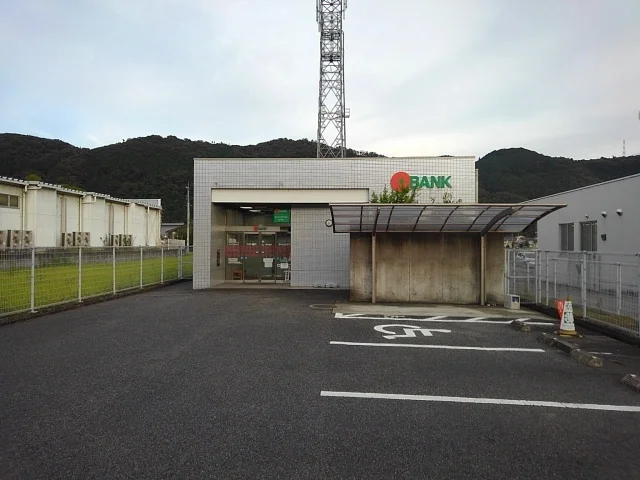 トマト銀行さんまで950m