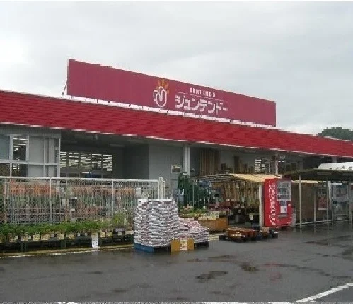 ジュンテンドーまで1000m