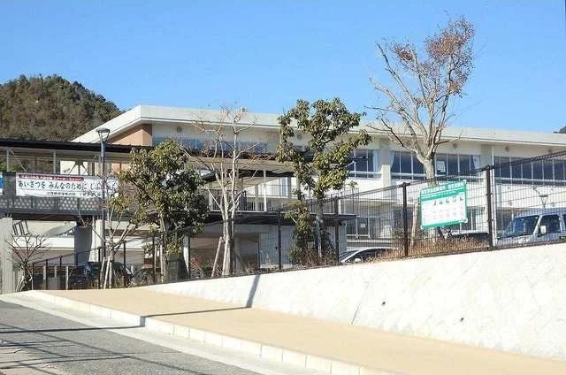 大野学園　中学校まで2100m