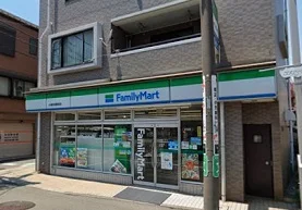 ファミリーマート小浦杉田駅前店まで260m
