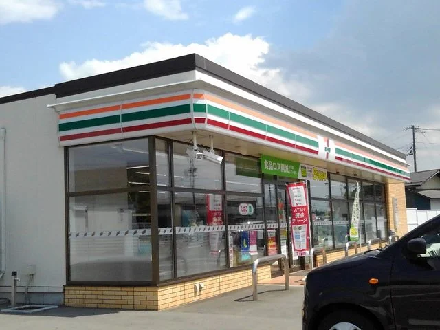 セブンイレブン　小田井店まで1100m