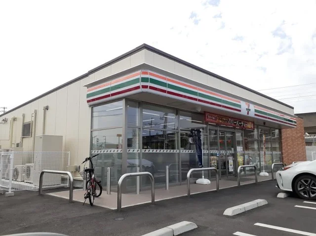 ７－１１丸亀土器町東８丁目店まで220m
