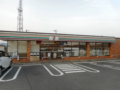 セブンイレブン福山平成大学通店まで300m