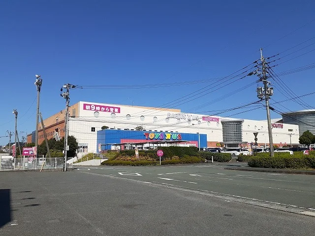 ゆめタウン　サンピアンまで1300m