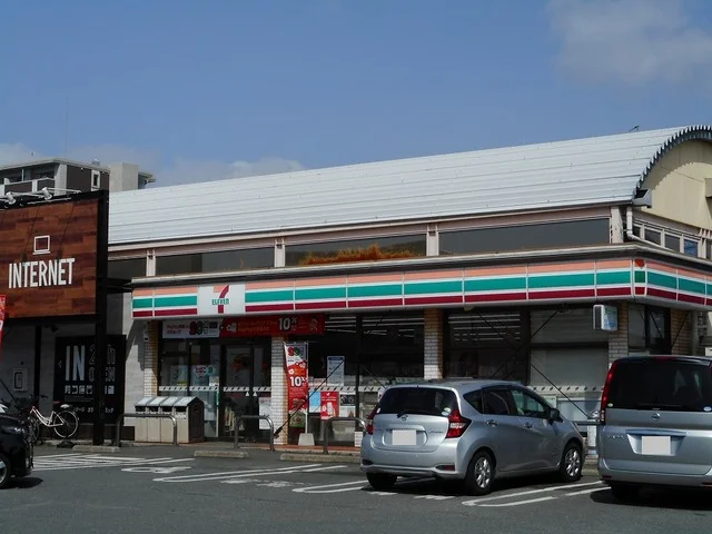 セブンイレブン出仲間６丁目店まで400m