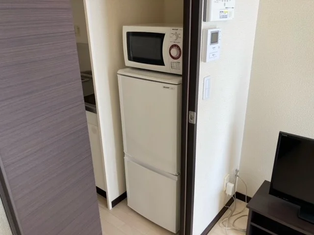 電子レンジ、冷蔵庫
