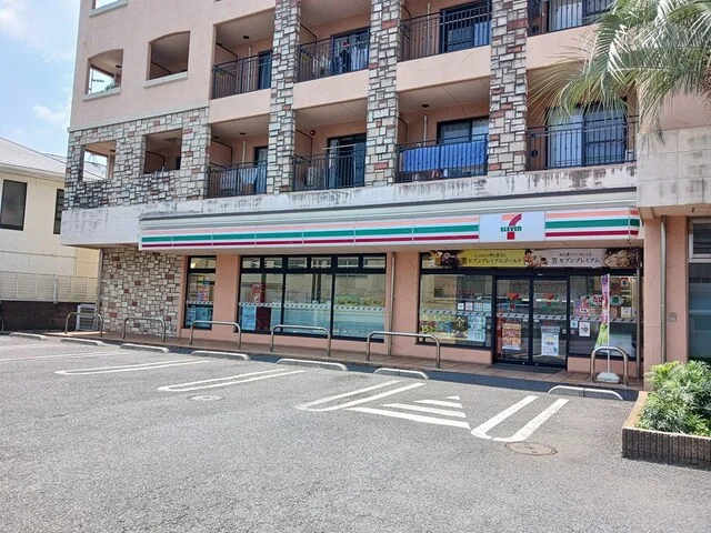 セブンイレブンまで424m