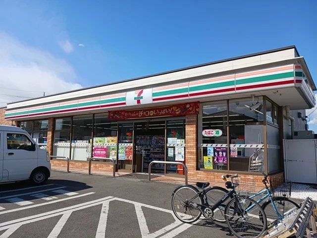 セブンイレブンまで1100m