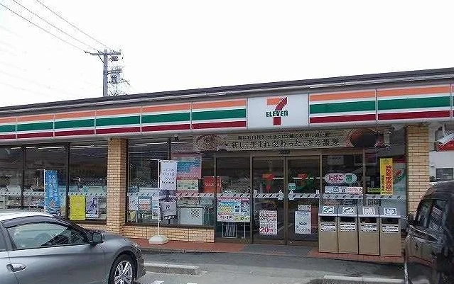 セブンイレブンまで800m