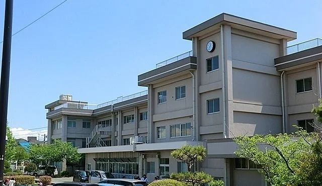 衣笠中学校まで315m