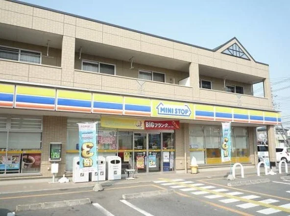 ミニストップ鴻巣松原店まで800m