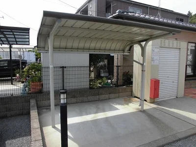 屋根付き駐輪場です。