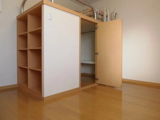 収納付きロフト型ベッドになります