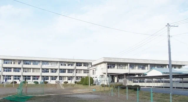 一関市立桜町中学校まで1300m