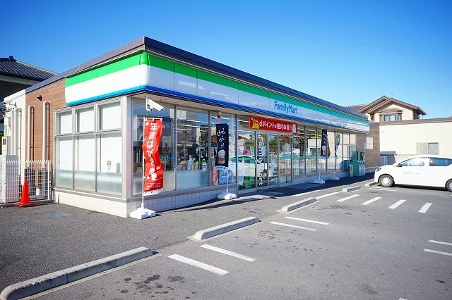 ファミリーマート大泉坂田七丁店まで450m