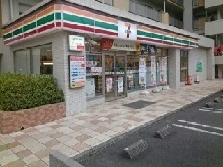 セブンイレブンまで220m