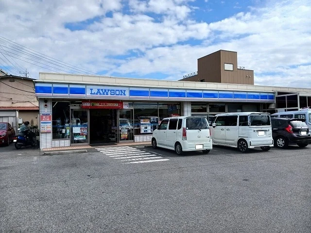 ローソン甲府池田通り店まで550m
