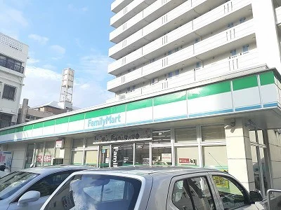 ファミリーマート久米西武門店まで96m