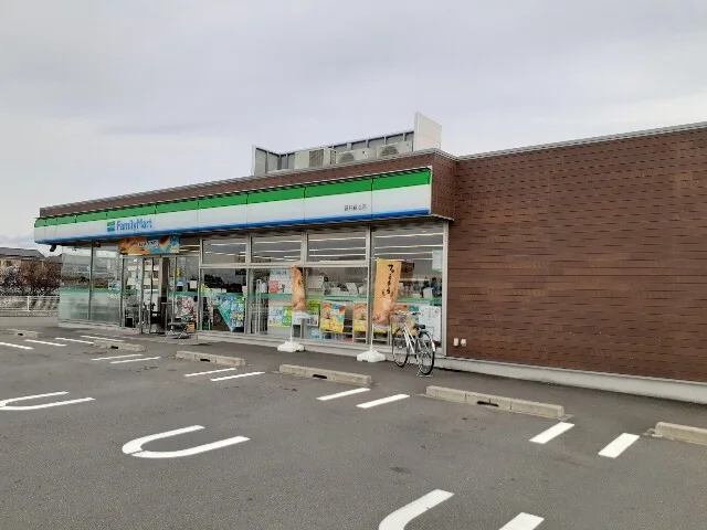 ファミリーマート袋井新池店まで120m