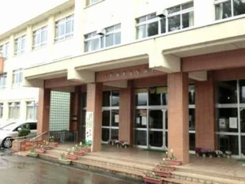 下庄小学校まで1200m