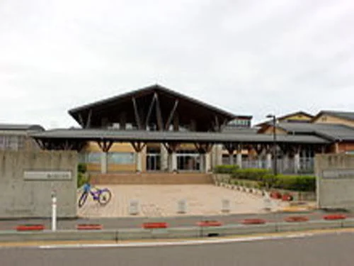 春江東小学校まで400m