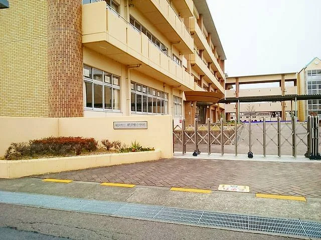 稲沢市立　稲沢東小学校まで850m