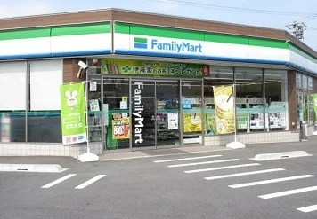 ファミリーマート松阪駅部田店まで750m