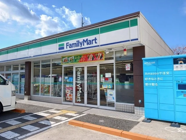 ファミリーマート　宇治木幡店まで500m