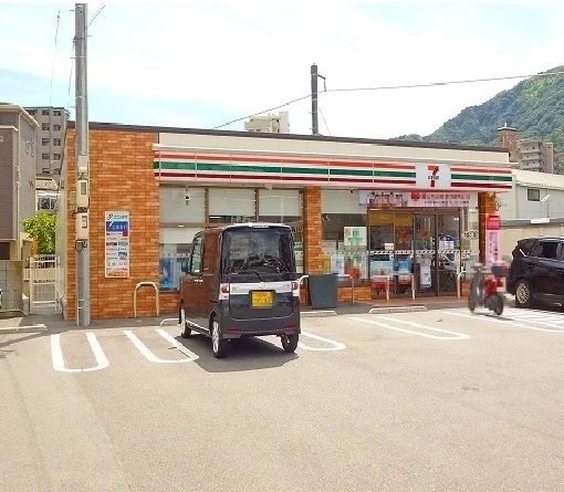 セブンイレブン　古市３丁目店まで260m