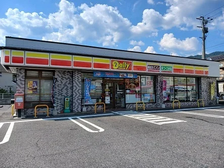 デイリーヤマザキまで100m