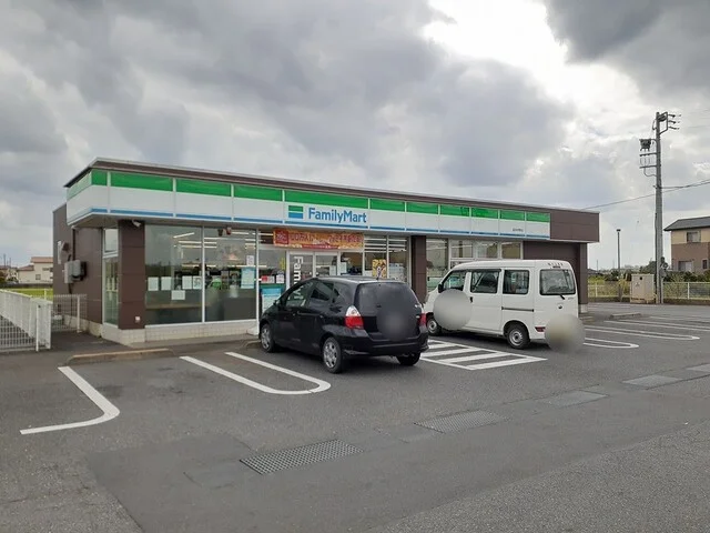 ファミリーマート取手井野店まで800m