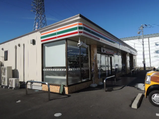 セブンイレブン　富士宮三園平店まで650m