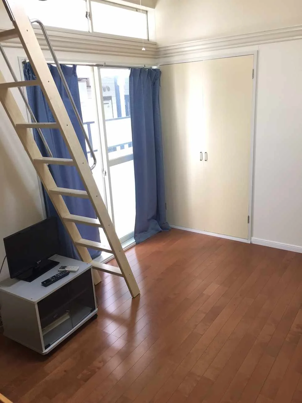 実際のお部屋と多少異なる場合があります