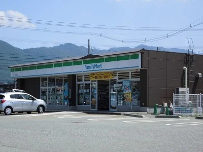 ファミリーマートまで500m