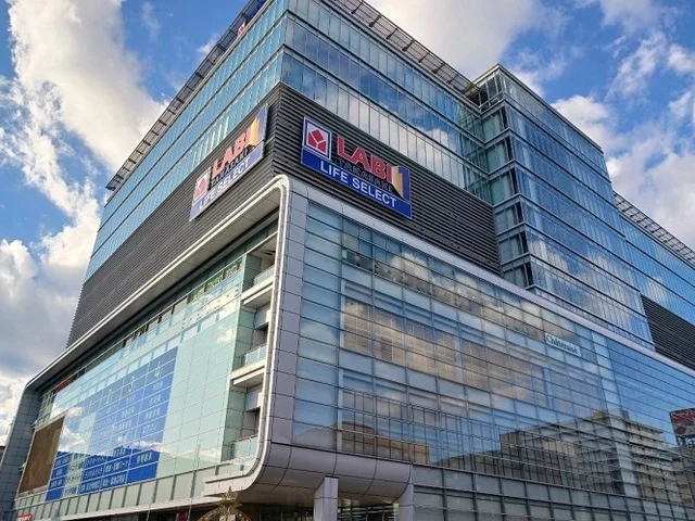 ヤマダデンキLABI1高崎まで750m