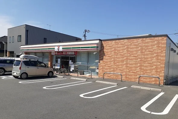 セブンイレブンまで300m