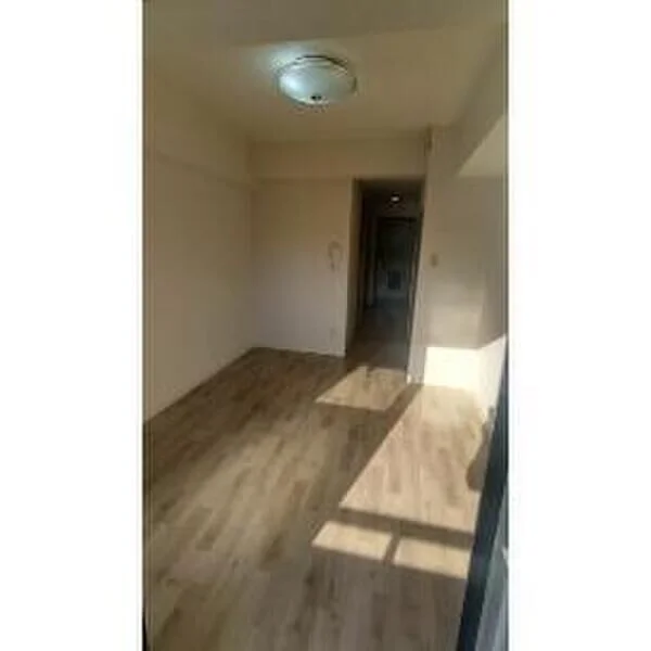 家具・家電設置前のお部屋になります