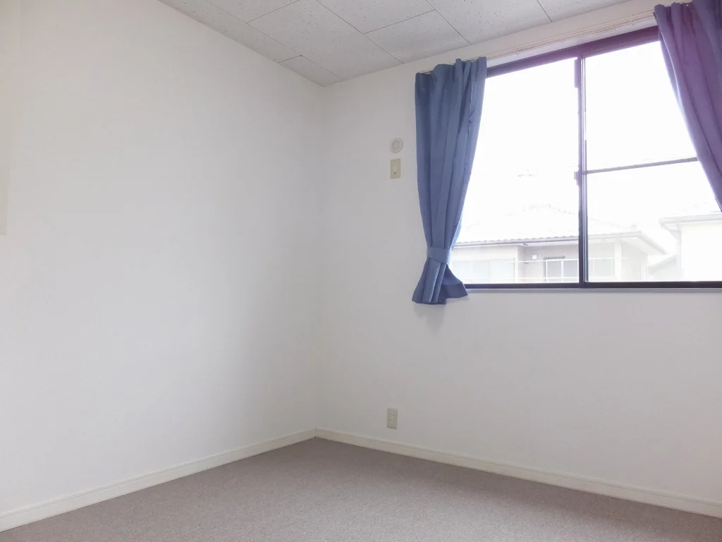 ２階居室は２部屋ございます。