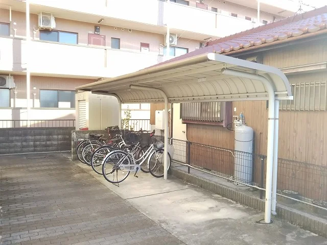 屋根付き駐輪場