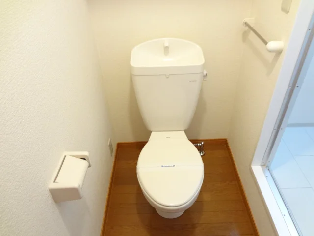 風呂トイレ別！