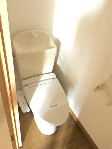 トイレ　温水洗浄便座