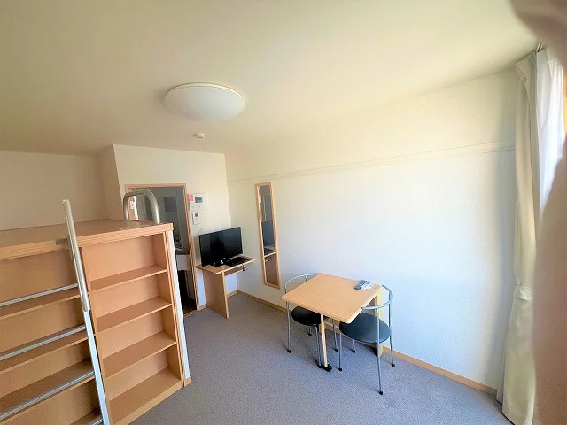 2階のお部屋です。（カーペット）